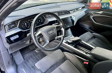 Внедорожник / Кроссовер Audi e-tron 2020 в 