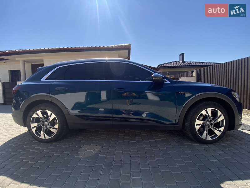 Внедорожник / Кроссовер Audi e-tron 2020 в Тростянце