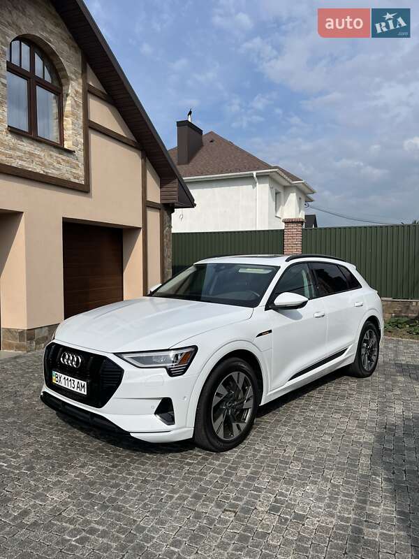 Внедорожник / Кроссовер Audi e-tron 2021 в Хмельницком
