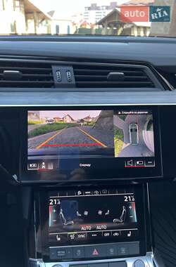 Позашляховик / Кросовер Audi e-tron 2021 в 