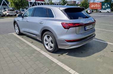 Внедорожник / Кроссовер Audi e-tron 2019 в 