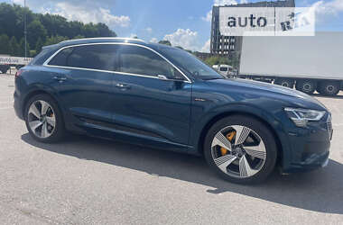 Внедорожник / Кроссовер Audi e-tron 2019 в 