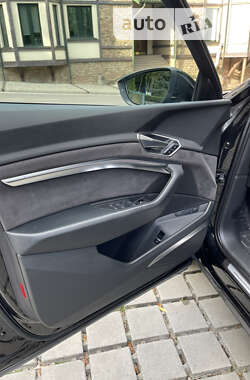 Позашляховик / Кросовер Audi e-tron 2019 в Тернополі