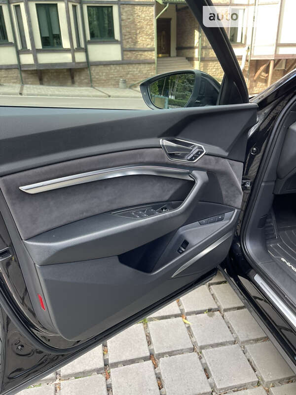 Внедорожник / Кроссовер Audi e-tron 2019 в Тернополе фото 54 Внедорожник / Кроссовер Audi e-tron 2019 в Тернополе