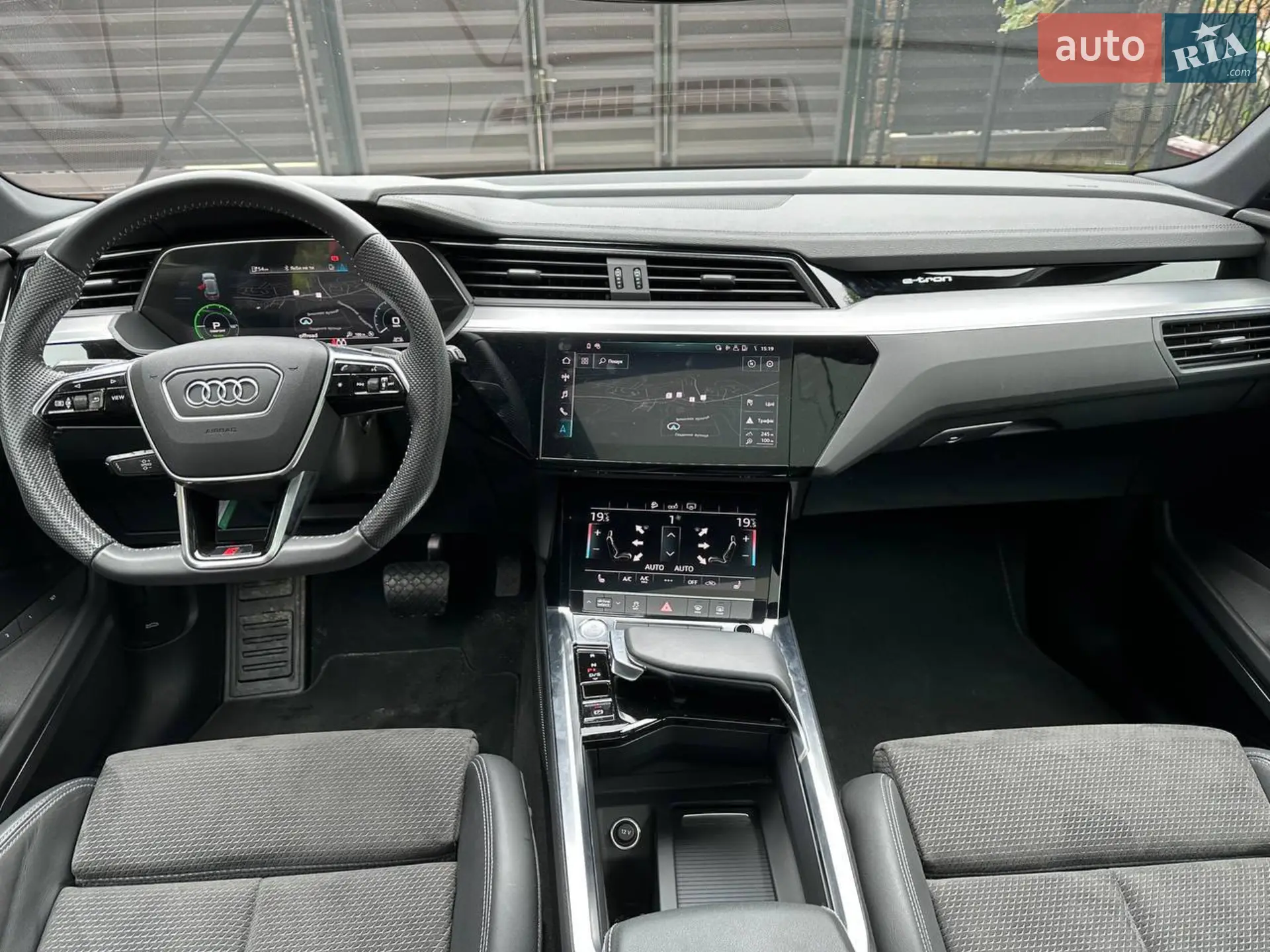 2020 Audi e-tron - мініатюра 12