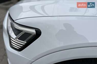 Внедорожник / Кроссовер Audi e-tron 2019 в 