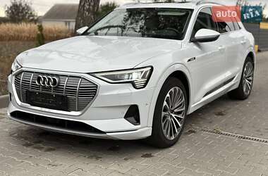 Внедорожник / Кроссовер Audi e-tron 2019 в 