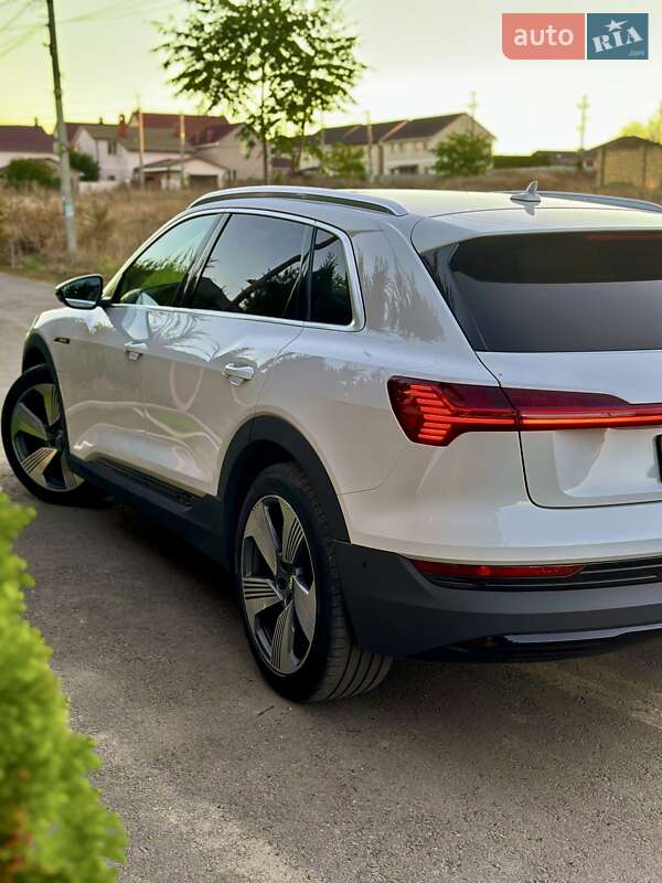 Внедорожник / Кроссовер Audi e-tron 2020 в Одессе