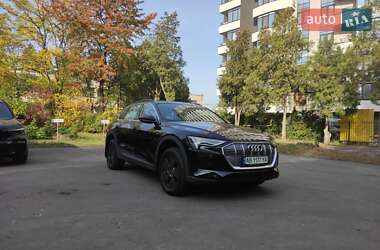 Позашляховик / Кросовер Audi e-tron 2021 в Вінниці