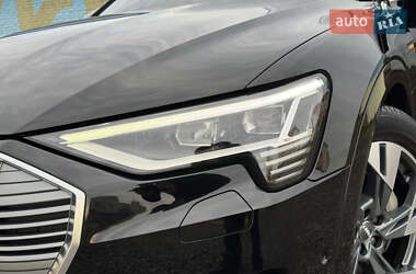 Внедорожник / Кроссовер Audi e-tron 2019 в 