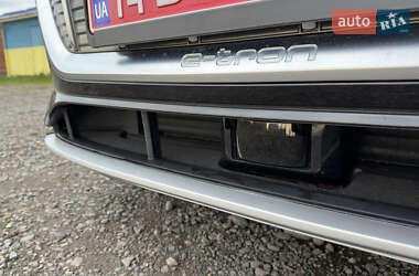 Внедорожник / Кроссовер Audi e-tron 2019 в 