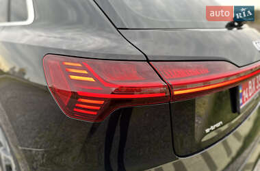 Внедорожник / Кроссовер Audi e-tron 2019 в 