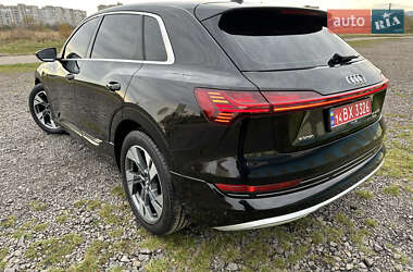 Внедорожник / Кроссовер Audi e-tron 2019 в 