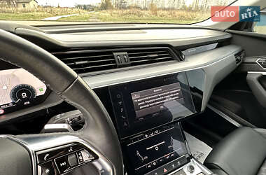 Внедорожник / Кроссовер Audi e-tron 2019 в 