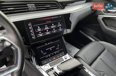 Внедорожник / Кроссовер Audi e-tron 2019 в 