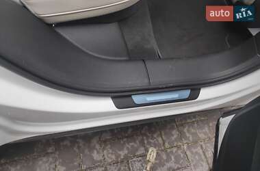 Внедорожник / Кроссовер Audi e-tron 2022 в 