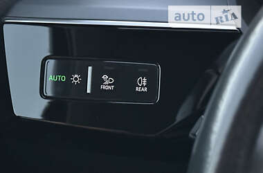 Внедорожник / Кроссовер Audi e-tron 2020 в 
