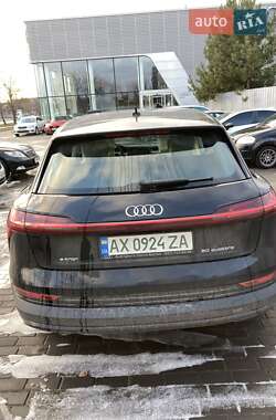 Внедорожник / Кроссовер Audi e-tron 2021 в 