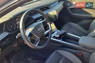 Внедорожник / Кроссовер Audi e-tron 2021 в 