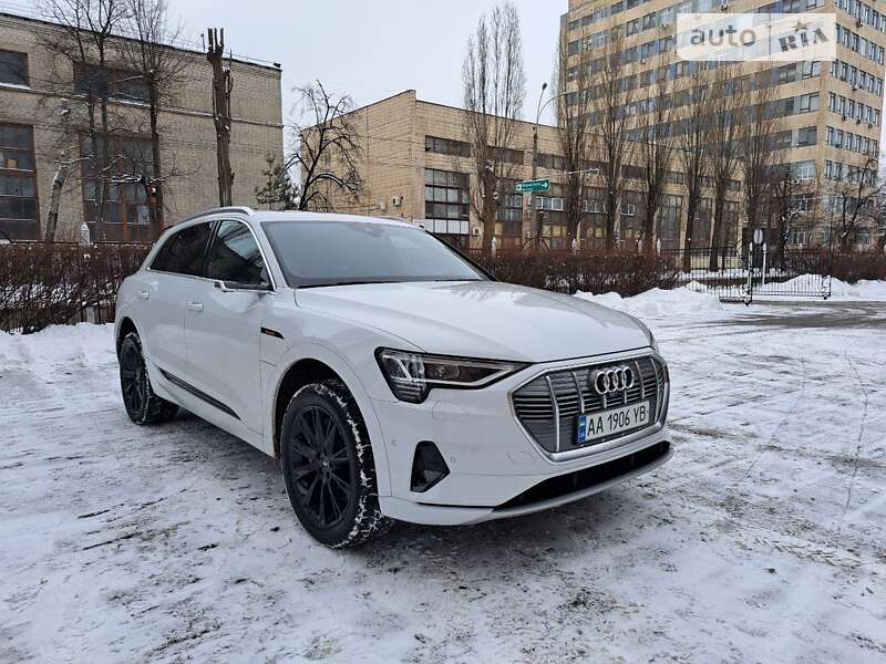 Внедорожник / Кроссовер Audi e-tron 2019 в Киеве