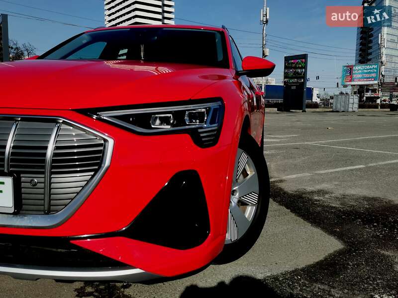 Внедорожник / Кроссовер Audi e-tron 2020 в Киеве