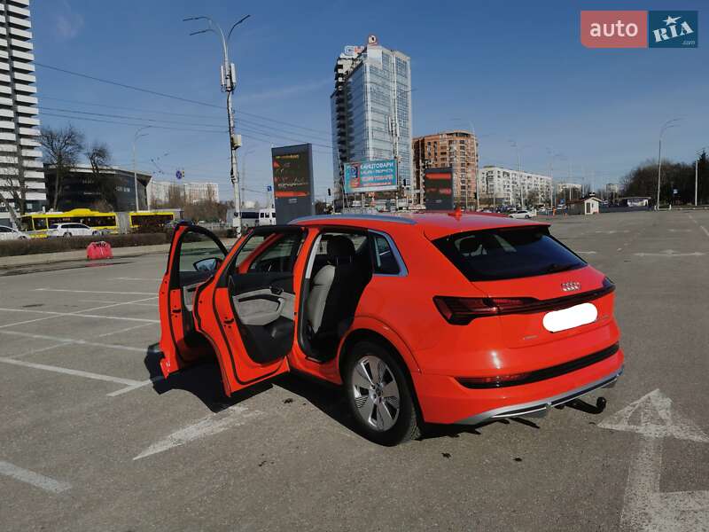 Внедорожник / Кроссовер Audi e-tron 2020 в Киеве