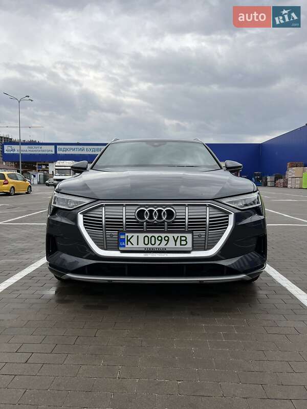 Audi e-tron 2019