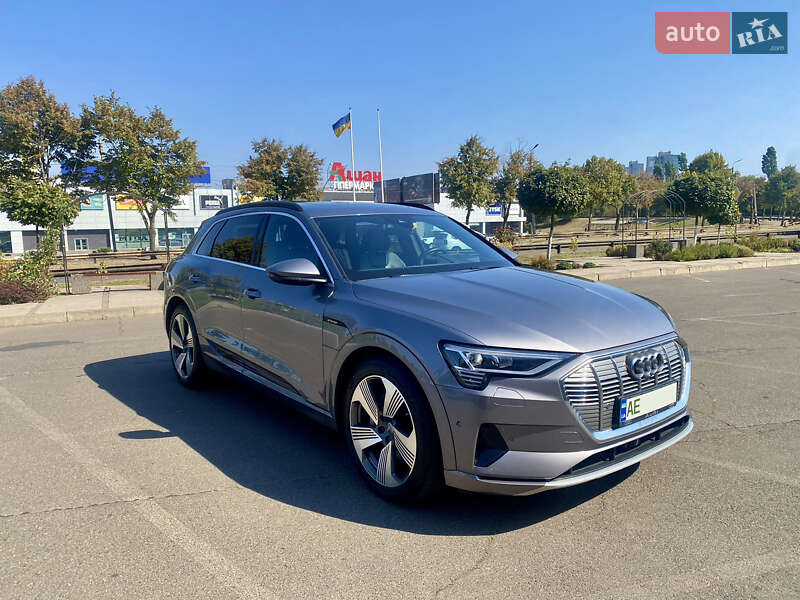 Внедорожник / Кроссовер Audi e-tron 2019 в Кривом Роге фото 3 Внедорожник / Кроссовер Audi e-tron 2019 в Кривом Роге