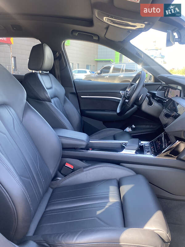 Внедорожник / Кроссовер Audi e-tron 2019 в Кривом Роге фото 8 Внедорожник / Кроссовер Audi e-tron 2019 в Кривом Роге