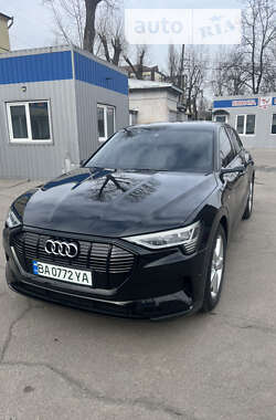 Позашляховик / Кросовер Audi e-tron 2021 в Кропивницькому