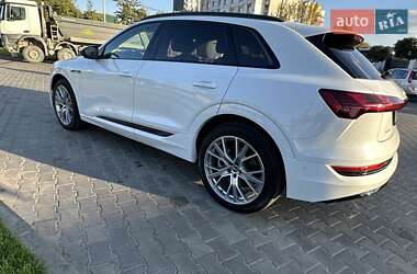 Внедорожник / Кроссовер Audi e-tron 2020 в 