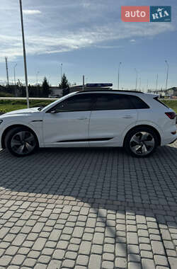 Внедорожник / Кроссовер Audi e-tron 2020 в 