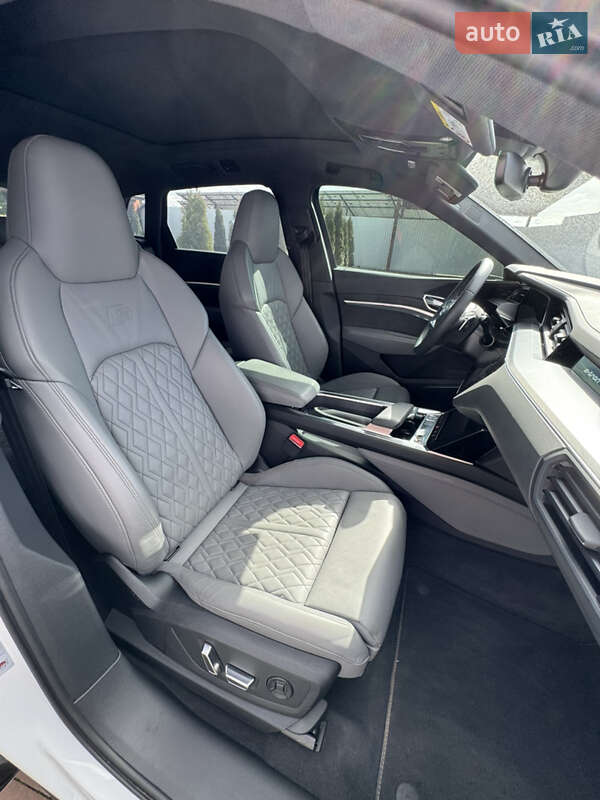 Внедорожник / Кроссовер Audi e-tron 2020 в Ужгороде