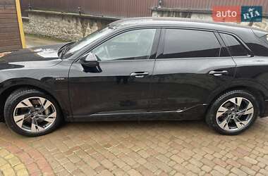 Позашляховик / Кросовер Audi e-tron 2019 в Косові