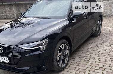 Позашляховик / Кросовер Audi e-tron 2019 в Косові