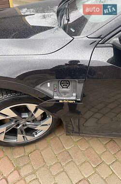 Позашляховик / Кросовер Audi e-tron 2019 в Косові