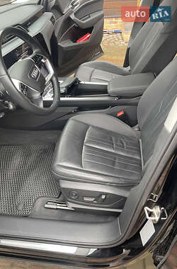 Позашляховик / Кросовер Audi e-tron 2019 в Косові