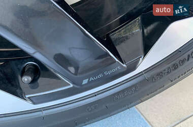 Внедорожник / Кроссовер Audi e-tron 2021 в 
