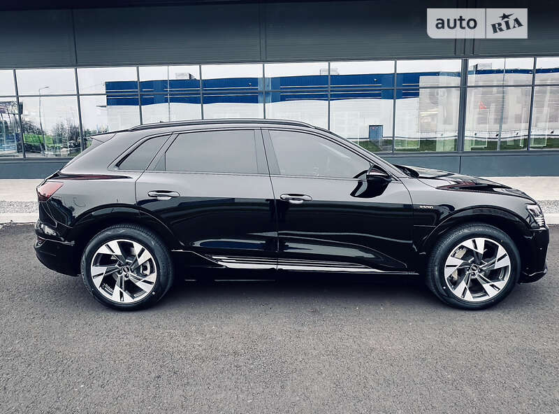 Позашляховик / Кросовер Audi e-tron 2021 в Львові