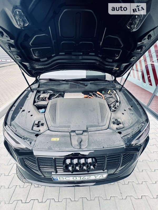Позашляховик / Кросовер Audi e-tron 2021 в Львові