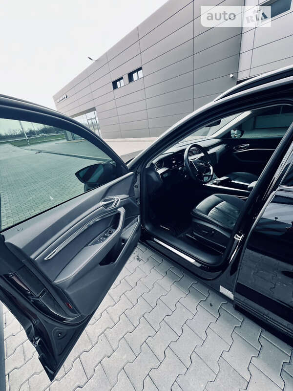 Позашляховик / Кросовер Audi e-tron 2021 в Львові