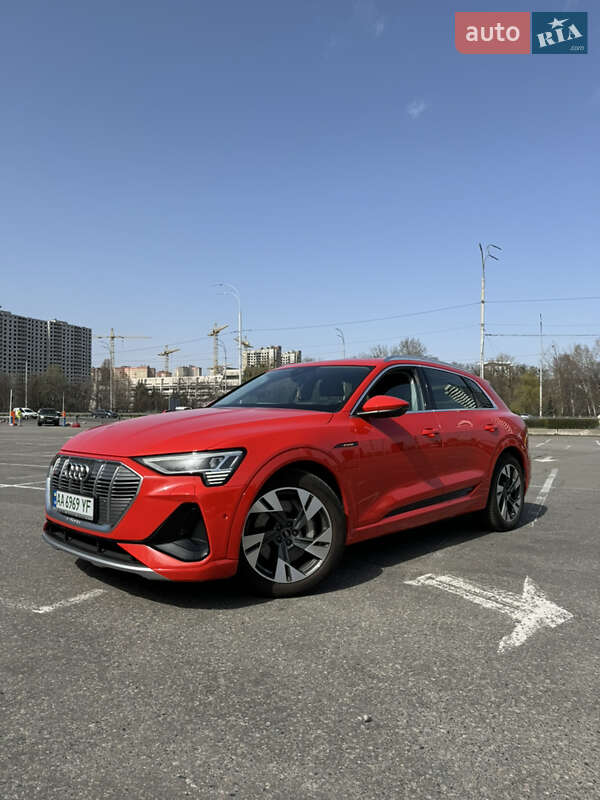 Внедорожник / Кроссовер Audi e-tron 2020 в Киеве