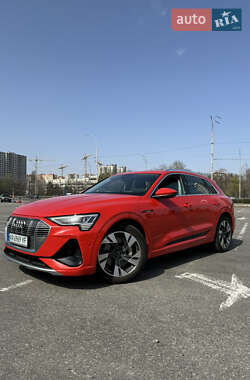 Внедорожник / Кроссовер Audi e-tron 2020 в 