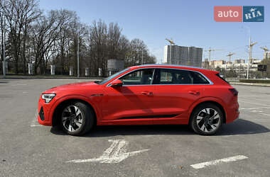 Внедорожник / Кроссовер Audi e-tron 2020 в 