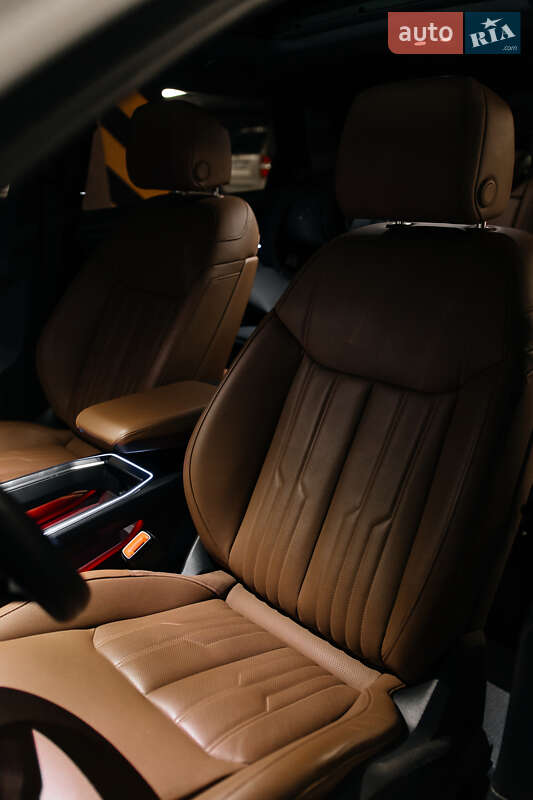 Внедорожник / Кроссовер Audi e-tron 2019 в Киеве фото 21 Внедорожник / Кроссовер Audi e-tron 2019 в Киеве