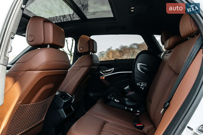 Внедорожник / Кроссовер Audi e-tron 2019 в Киеве