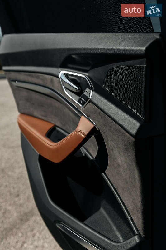 Внедорожник / Кроссовер Audi e-tron 2019 в Киеве