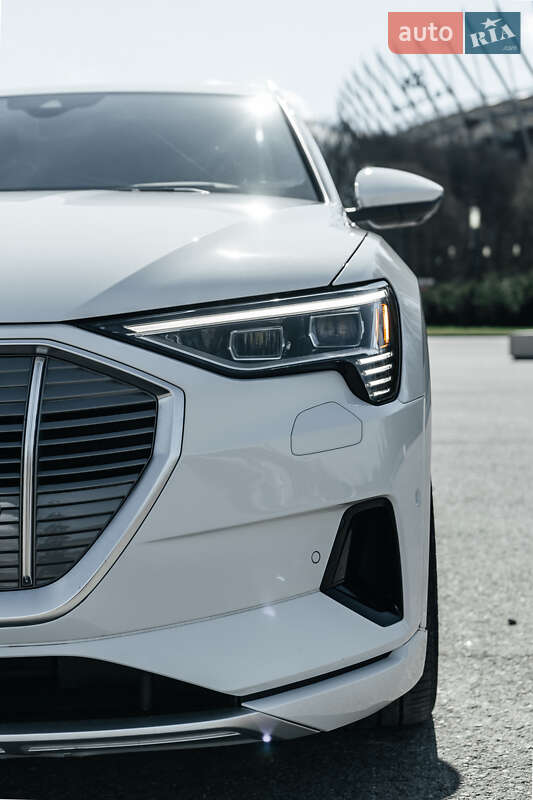 Внедорожник / Кроссовер Audi e-tron 2019 в Киеве фото 61 Внедорожник / Кроссовер Audi e-tron 2019 в Киеве