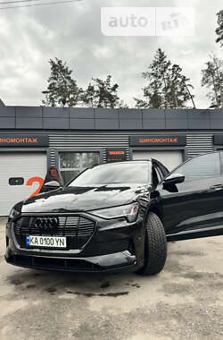 Внедорожник / Кроссовер Audi e-tron 2019 в 