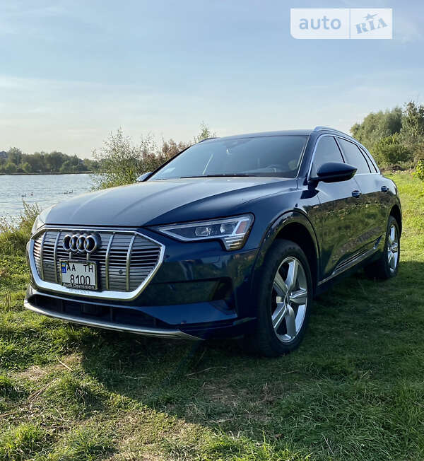 Внедорожник / Кроссовер Audi e-tron 2019 в Киеве